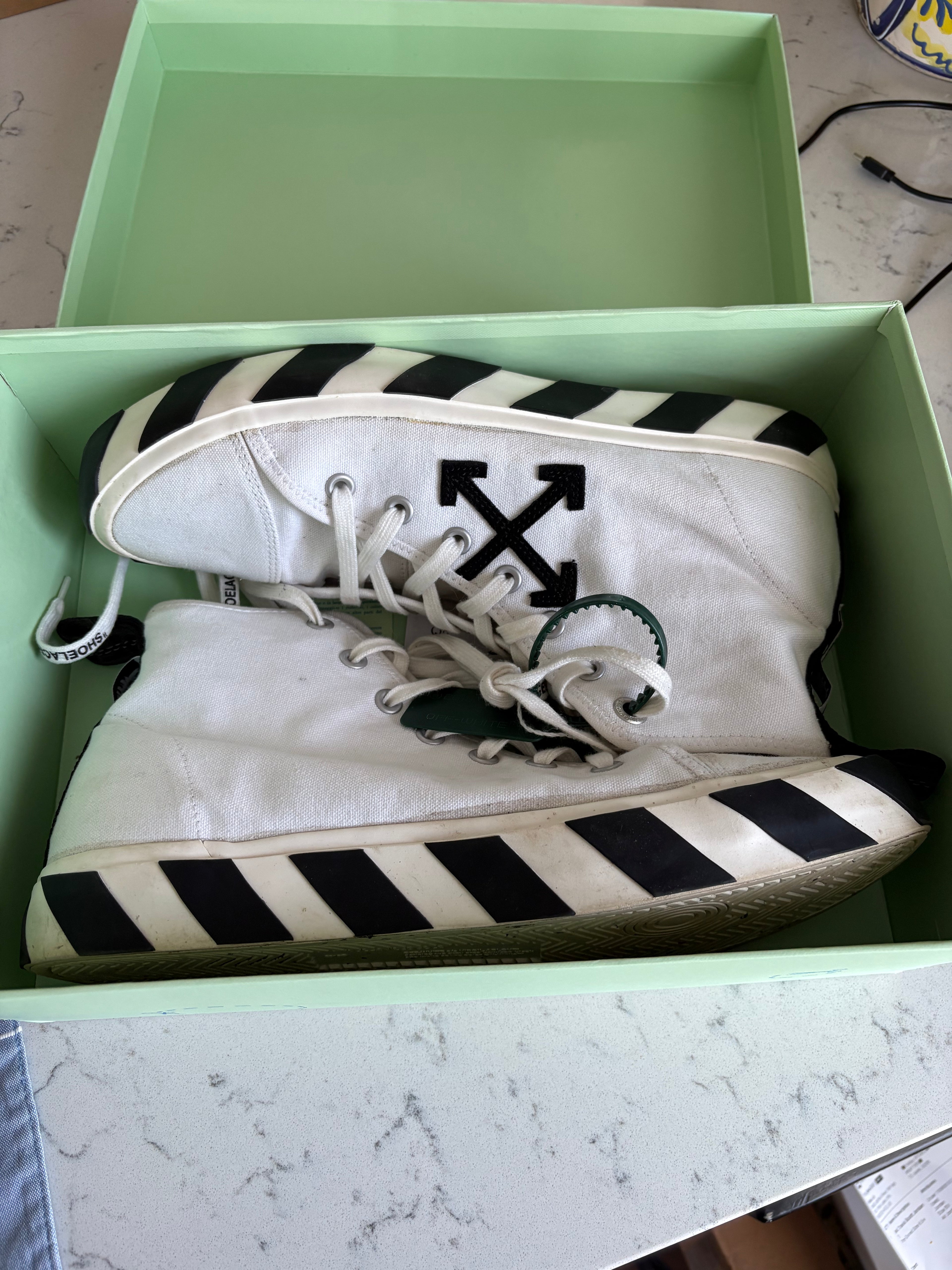Off-White Vulc Low Sneakers — Size 13