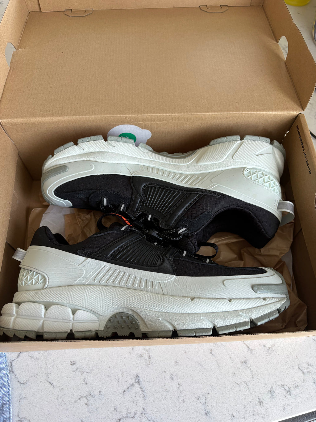 Nike Zoom Vomero 5 "Black/Cream" — Men's Size 8.5