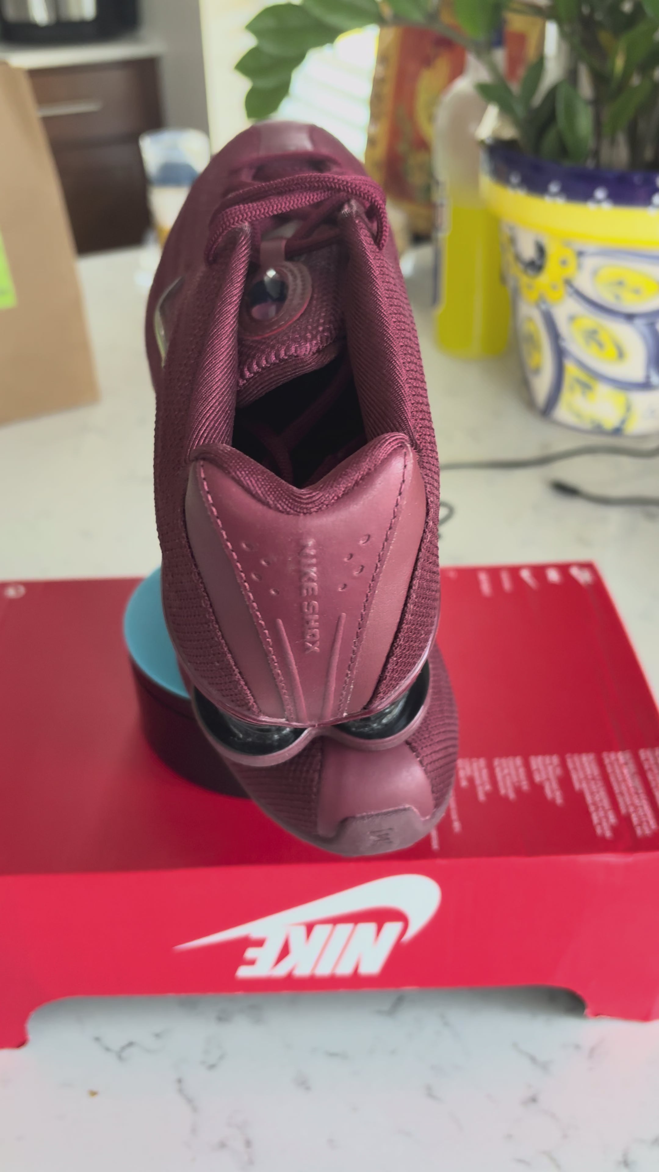 Nike Shox R4 "Team Red" — Women's Size 7