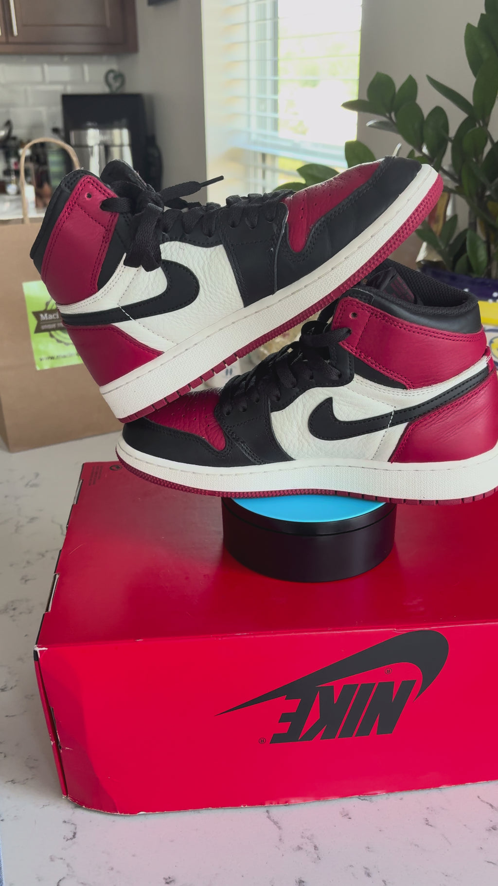 Air Jordan 1 Retro High OG "Bred Toe" — Size 5Y (GS)