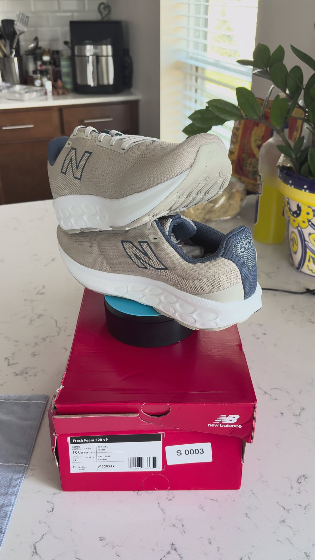 New Balance 520v8 "Tan/Navy" — Men's Size 10.5